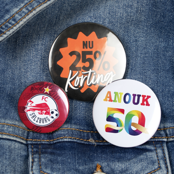 Buttons met veiligheidsspeld